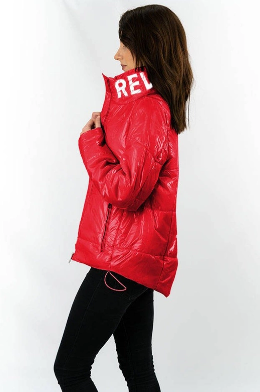 KRÓTKA PIKOWANA KURTKA DAMSKA ZE STÓJKĄ CZERWONA (B9567)