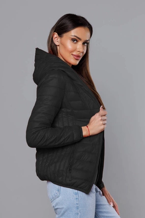Pikowana kurtka damska z kapturem czarna (B0123-1)