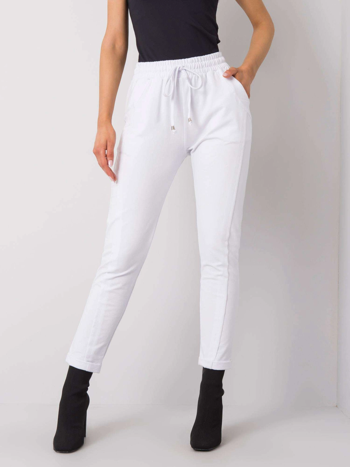 Spodnie damskie dzianinowe typu chino białe (3589.07X)