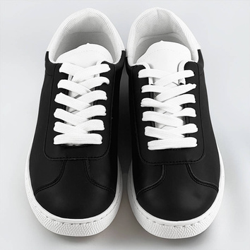 Sznurowane sneakersy damskie czarno-białe (bf-025)