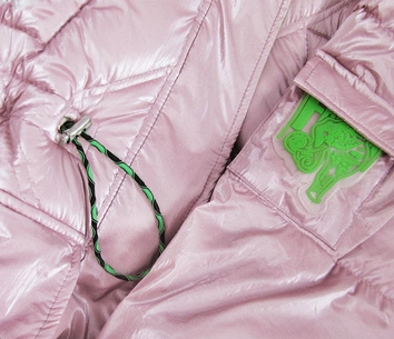 BŁYSZCZĄCA PIKOWANA KURTKA DAMSKA ZIMOWA RÓŻOWA (977)