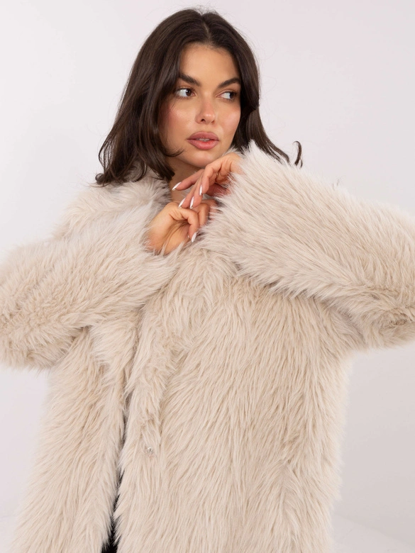Długi płaszcz damski ze sztucznego futra Goodlookin jasny beżowy (G230132)