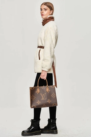 Kurtka futrzana ze stójką ecru (gsq2228)