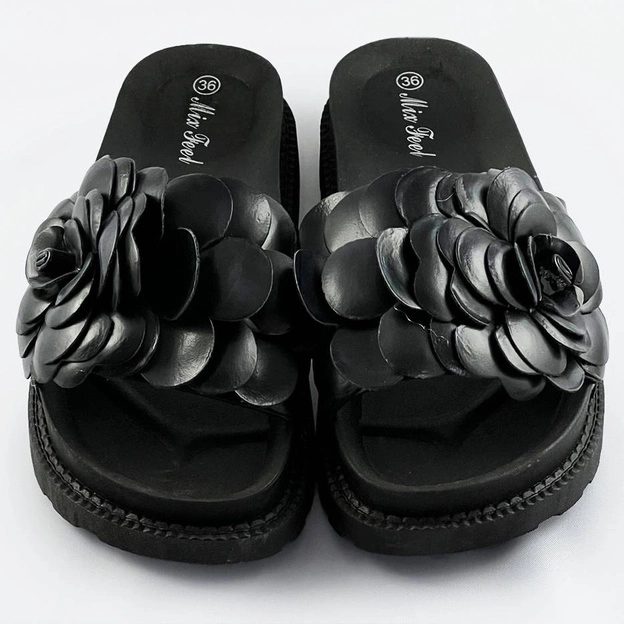 Damskie klapki z kwiatkiem czarne (cm-41)