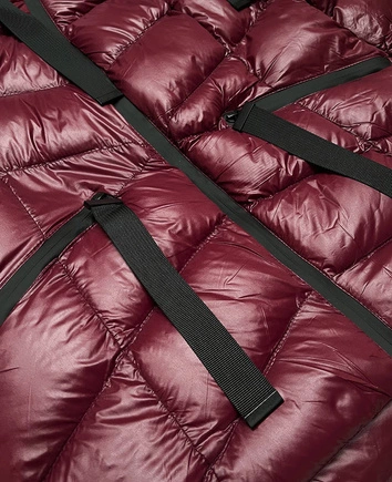 Krótka kurtka zimowa damska wiśniowa (23066-7)