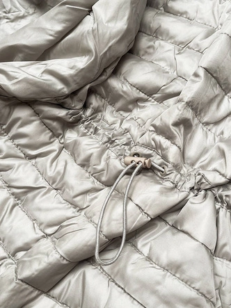 Błyszcząca kurtka damska pikowana beżowa (n-6107-63)