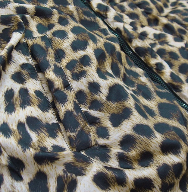 DWUSTRONNA KURTKA DAMSKA Z KAPTUREM CZARNA W PANTERKĘ (W352)