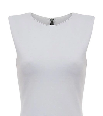 SZARA SUKIENKA Z ZAMKIEM NA PLECACH (GOOD19)