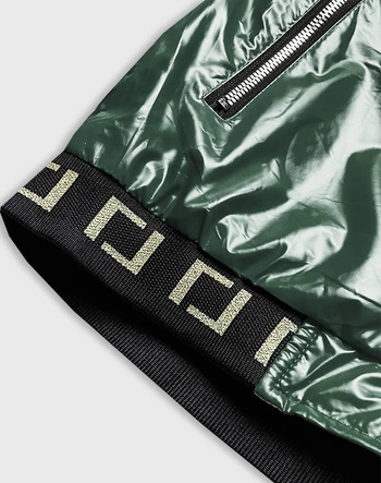 Krótka kurtka damska z kapturem zielona (b9787-10)