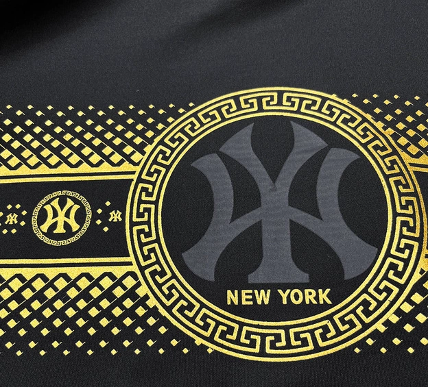 Męska bluza z kapturem czarna (8B1100-3)