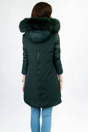ZIMOWA KURTKA DAMSKA Z ŁĄCZONYCH MATERIAŁÓW CIEMNOZIELONA (7708)