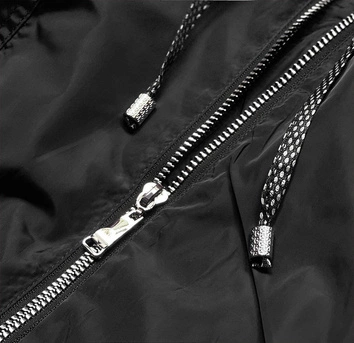 Kurtka damska z ozdobnymi mankietami czarna (br8079-1)