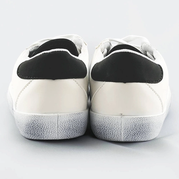 Sznurowane trampki damskie dwukolorowe biało-czarne (6340)