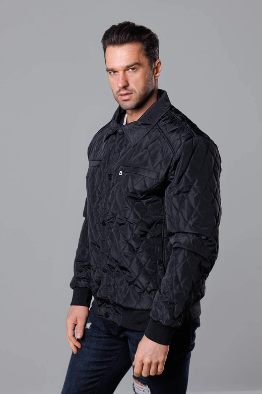 Pikowana kurtka męska z kołnierzem czarna (58M13080-392)