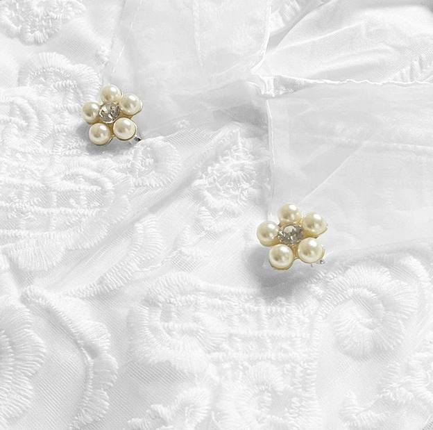 Elegancka bluzka z kołnierzykiem ecru (8522/3)