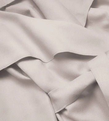 Minimalistyczny płaszcz damski jasnobeżowy (747ART)