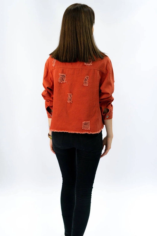 KRÓTKA DAMSKA KURTKA JEANSOWA CEGLANA (621ART)