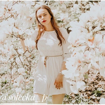 BAWEŁNIANA SUKIENKA W STYLU BOHO HAFTOWANA BIAŁA (212ART)