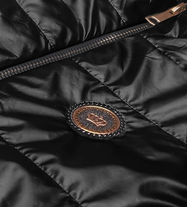 KRÓTKA KAMIZELKA ZE STÓJKĄ DAMSKA CZARNA (B8152-1)