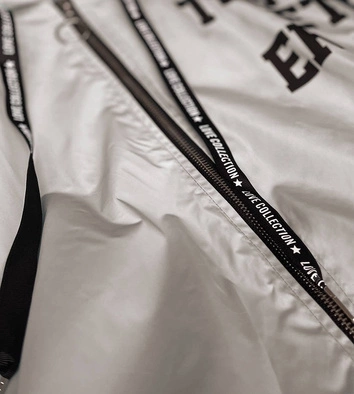 DŁUGA KURTKA WIATRÓWKA JASNY BEŻ (671ART)