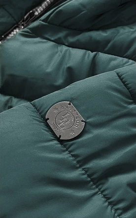 KURTKA ZIMOWA Z KAPTUREM NA FUTERKU ZIELONA (M21007)