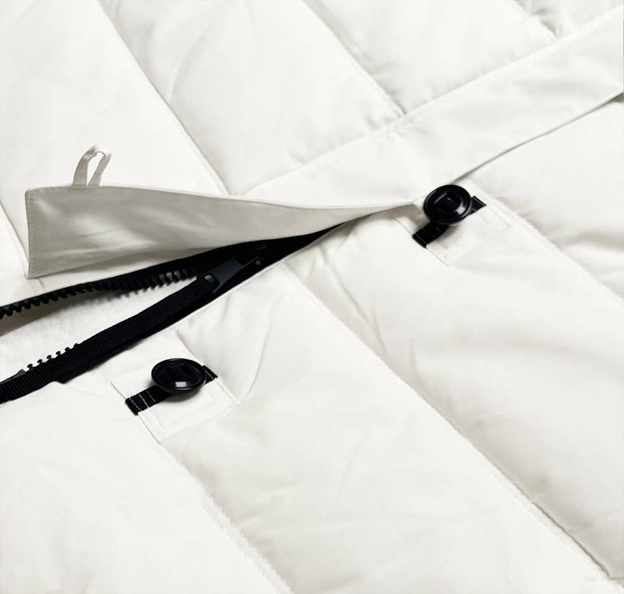 Długa kurtka zimowa damska złamana biel (AG8-8013)