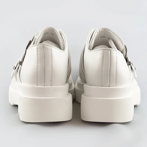 Mokasyny na grubej podeszwie ecru (s860)