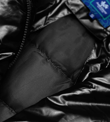 Krótka zimowa kurtka damska z nerką czarna (omdl-018)