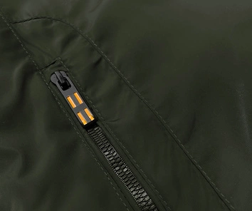 Dwustronna kurtka męska khaki-czarna (84M3012-136)