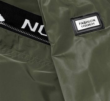 Cienka kurtka damska z ozdobną lamówką khaki (B8145-11)