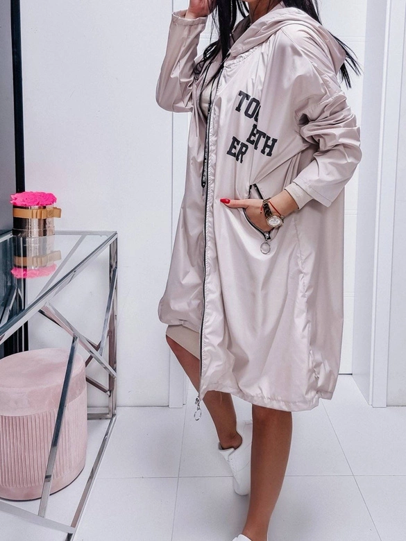 DŁUGA KURTKA WIATRÓWKA JASNY BEŻ (671ART)