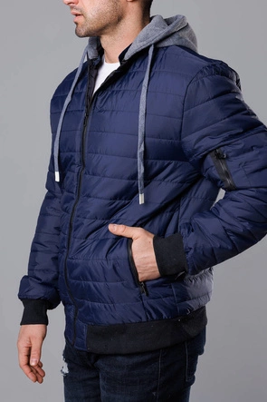 Męska kurtka bomberka z dresowym kapturem granatowa (8M985-215)