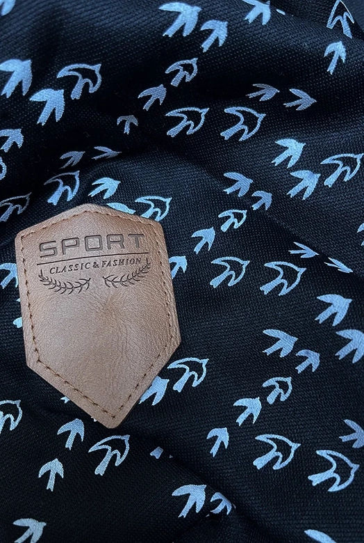 Sportowa bluza z kapturem w jaskółki granatowa (2309)