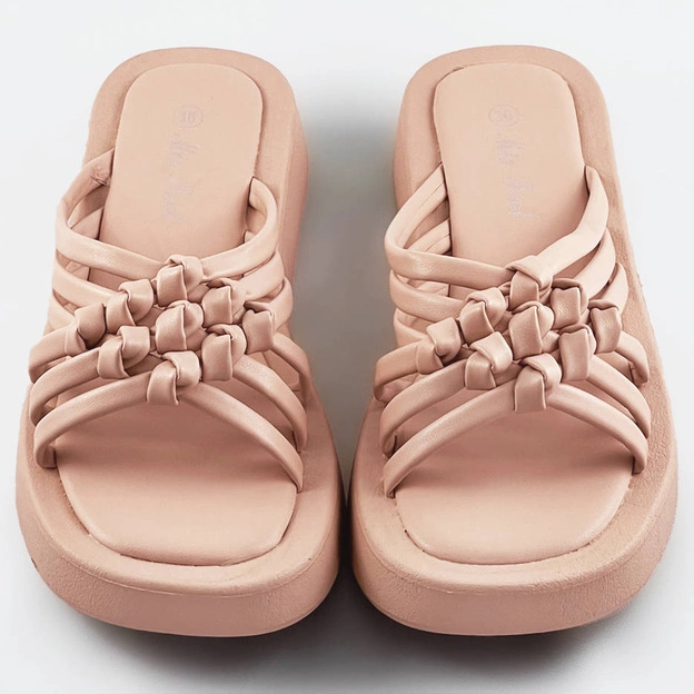 Damskie klapki na płaskiej podeszwie beżowe (cm-59)