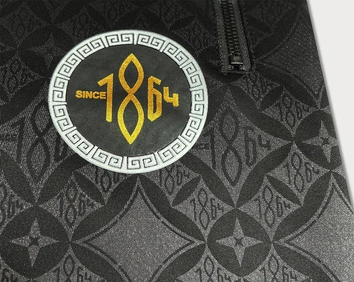 Męskie spodenki z nadrukiem czarne (8K1120-3)