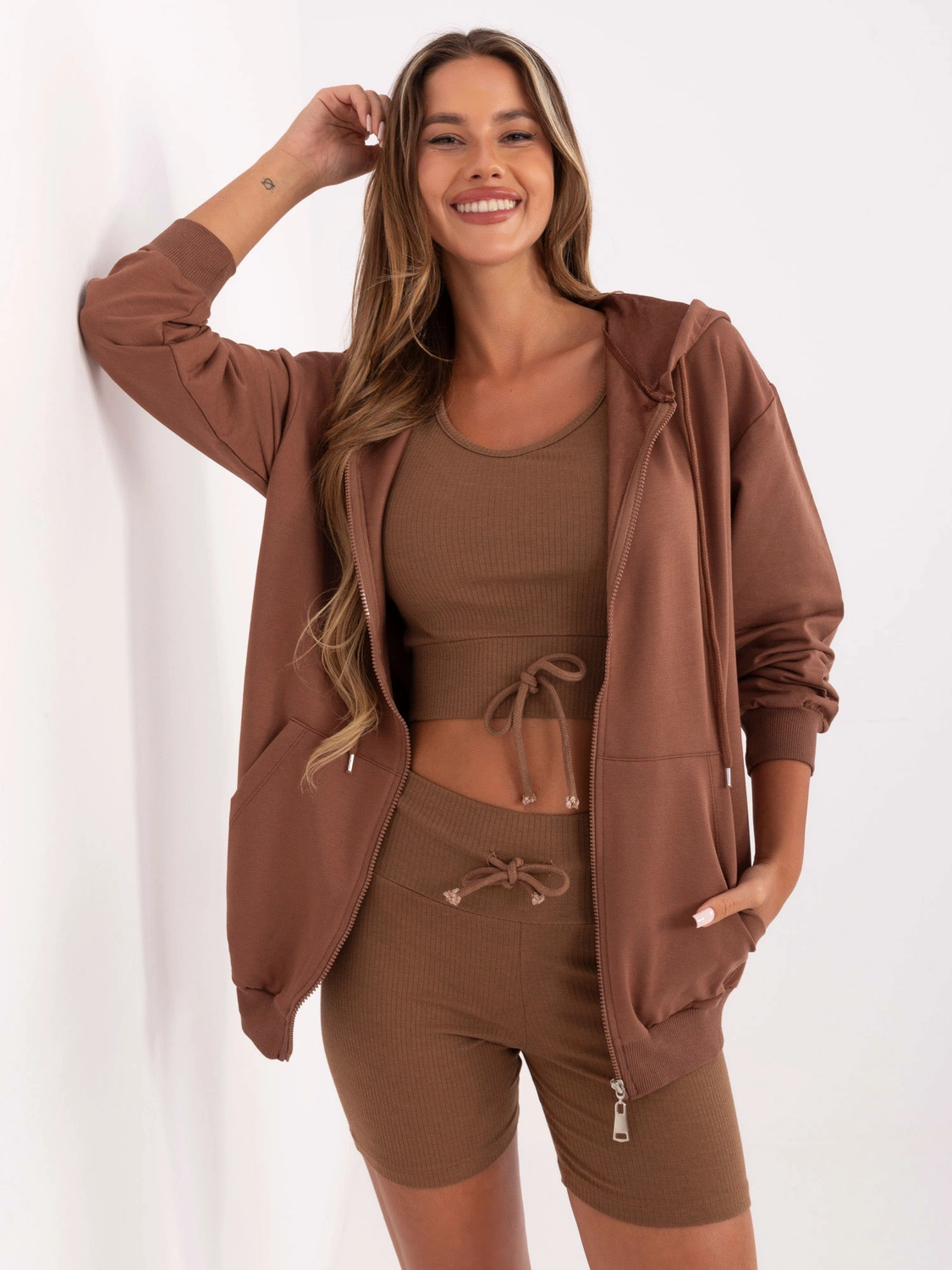 Trzyczęściowy komplet damski basic brązowy (7742)