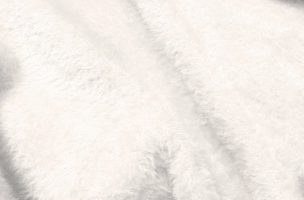 Narzutka z kapturem a'la alpaka biała (b3005)