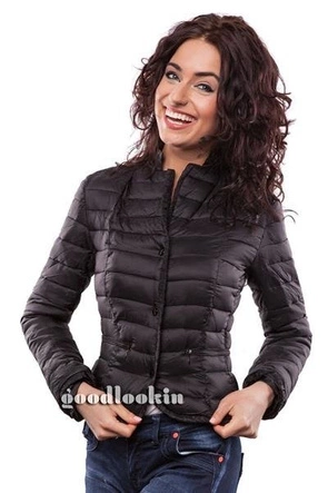 KRÓTKA PIKOWANA KURTKA CZARNA (MODEL12)