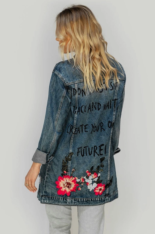 DŁUGA DAMSKA KURTKA JEANSOWA OVERSIZE NIEBIESKA (C089)