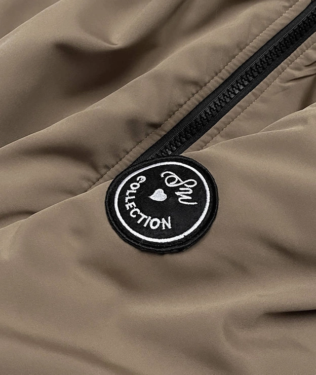 Damska kurtka z futrzaną podszewką beżowa (B8115-12)