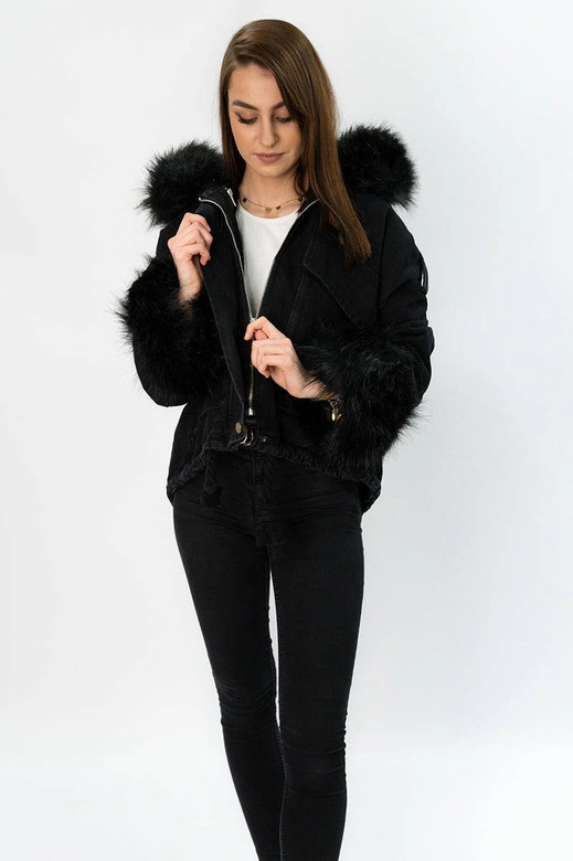 DAMSKA KRÓTKA KURTKA JEANSOWA Z FUTRZANĄ PODPINKĄ CZARNA (T2866)