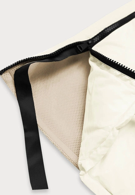 Długa kurtka zimowa z łączonych materiałów ecru (jin-210)