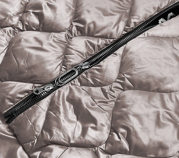 Kurtka damska z ozdobną lamówką beżowa (B8113-12)