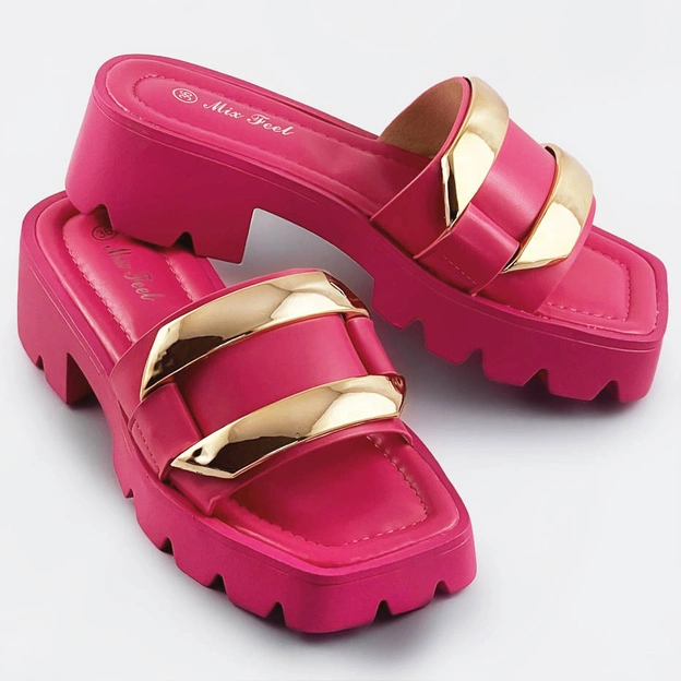 DAMSKIE KLAPKI NA TRAKTOROWEJ PODESZWIE FUKSJA (AE110)