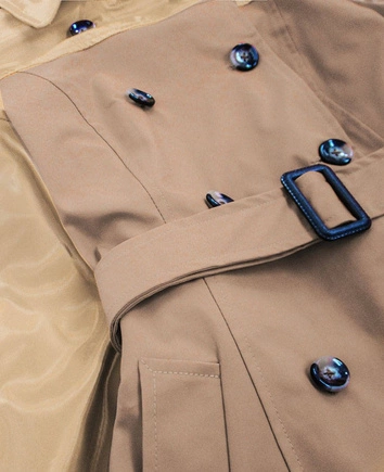 CIENKI PŁASZCZ Z ŁĄCZONYCH MATERIAŁÓW BEŻOWY (YR2027)