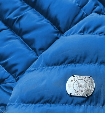 PIKOWANA ZIMOWA KURTKA DAMSKA Z KAPTUREM NIEBIESKA (M-133)