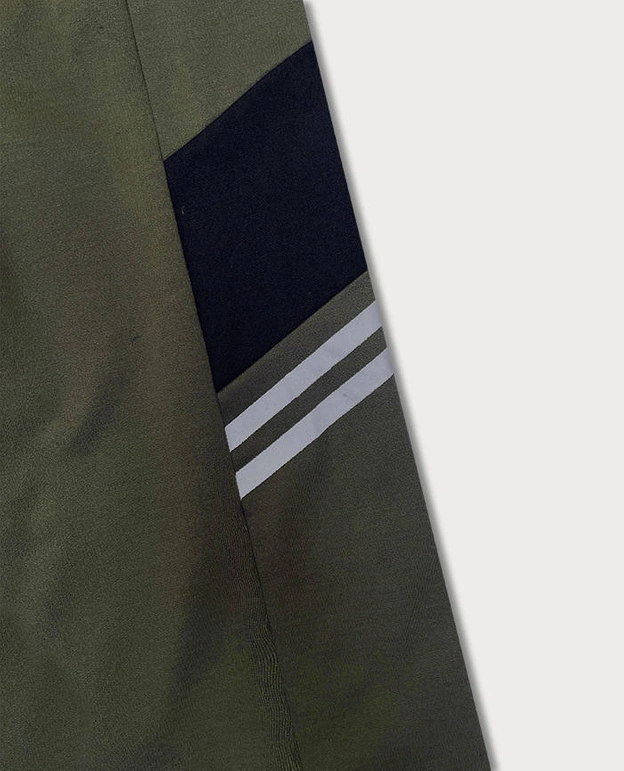 Męskie spodnie dresowe z kolorowymi wstawkami khaki (8K206B-29)