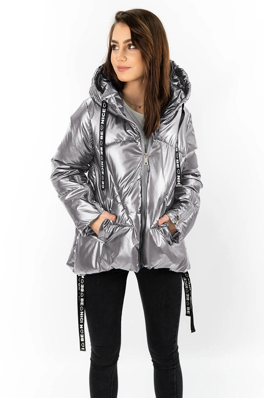 Krótka kurtka damska z asymetrycznym dołem jasnoszara (632art)