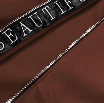 Prosta bluza damska z ozdobnym suwakiem brązowa (amg-37)