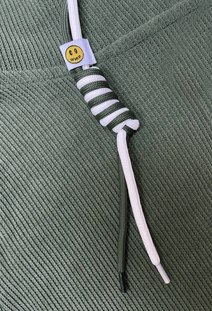 Komplet damski bluza + spodnie typu cargo oliwkowy (AMG-322A)